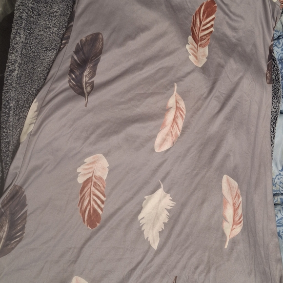 Gray Feather Print Dress - Picture 4 of 4